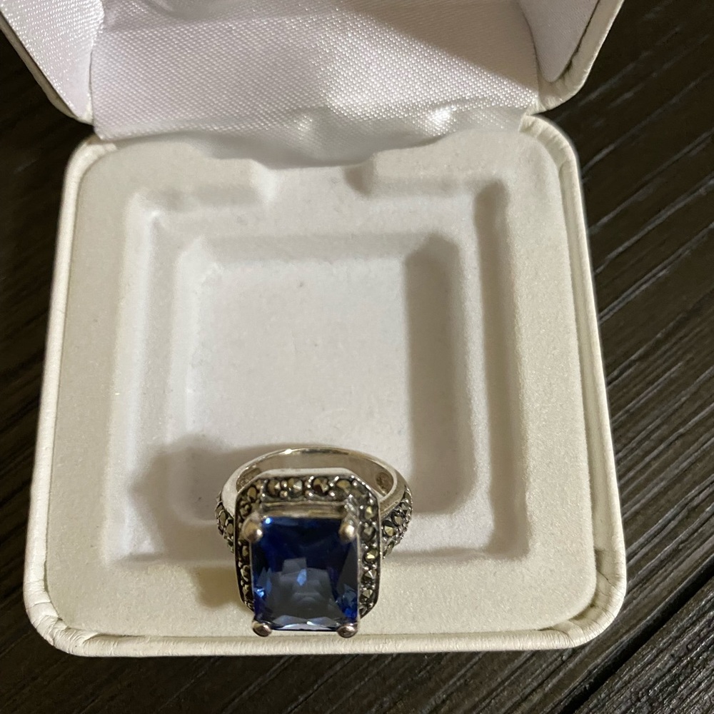 Silver 925 with blue stone ring